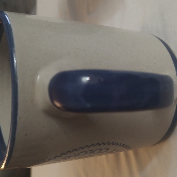 Louisville Stoneware Mug Lot - Picture 7 of 11